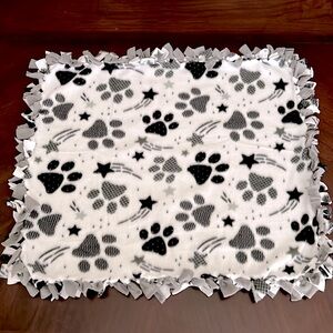 Handmade Tie Knot Paw Print Design Pet Blanket Fleece Cozy Dog Cat